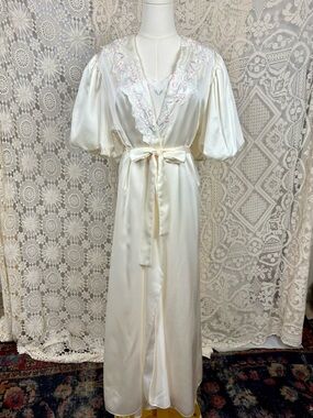 Miss Dior vintage bridal Lingerie white silk embroidered slip and peignoir set